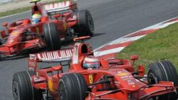 <b>TRABAJO DE EQUIPO. </b>En Ferrari están dispuestos a imponer la disciplina de escudería para que Raikkonen y Massa hagan frente común ante Hamilton y su McLaren.