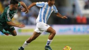 Roberto Rosales, en un partido con el M&aacute;laga.