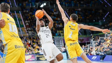 Andrés Feliz ejecuta el tiro ganador.