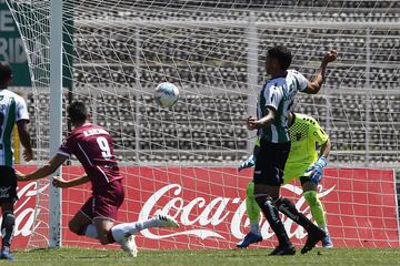 El delantero argentino registra apenas 33 minutos con La Serena, tras salir de Vélez Sarsfield, pero ya exhibido su potencial. Pese a ser bastante alto, tiene mucha movilidad. Anotó frente a Palestino.