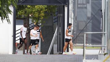 17/06/20  VALENCIA  ENTRENAMIENTO PROTOCOLO CRISIS CORONAVIRUS COVID-19 
 FERRAN TORRES - SOBRINO - GAMEIRO - DIAKHABY 
 
 
 
 
 