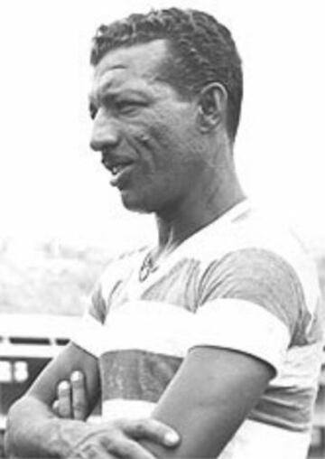 Thomaz Soares da Silva, 'Zizinho': El volante subcampeón del mundo con Brasil en 1950, le anotó en 6 ocasiones a 'La Roja'. Terminó su carrera defendiendo la camiseta de Audax Italiano.