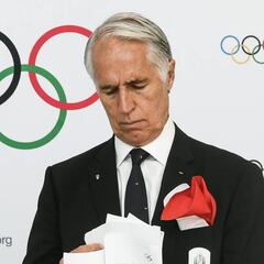 Malagó (CONI) critica la obstinación del fútbol a querer seguir