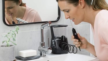 Irrigador dental: qué es, cómo se usa y cuáles son los mejores