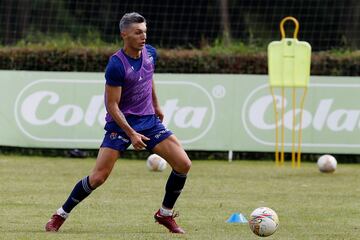 El capitán de la última estrella del Medellín tuvo su primer entrenamiento en su nuevo ciclo con el club y fue presentado ante los medios de comunicación.