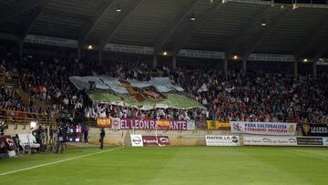 Aficionados de la Cultural en el partido de Copa del Rey que enfrentó al equipo leonés con el Barcelona en octubre de 2018.