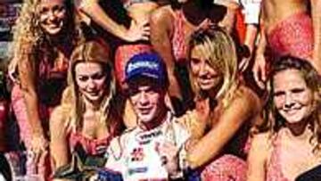 VENCEDOR. Rovanpera celebra su victoria entre campeones.