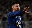 Petardos y fuegos artificiales para no dejar dormir a Messi