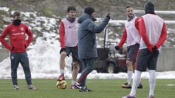 De Marcos y San José apuntan al Barça por Iraola e Iturraspe