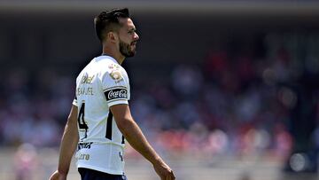 Luis Fernando Quintana luego de ser expulsado en el empate entre Pumas y Necaxa de la jornada 13 del Clausura 2018