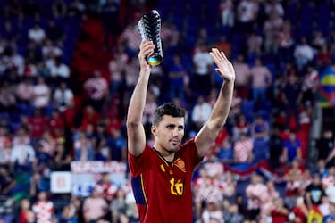 El 23 de marzo de 2018 debutó en un partido amistoso ante Alemania, con 22 años. Ha participado en la Eurocopa de 2020, Mundial 2022 y​ el 18 de junio de 2023 conquistó la Liga de Naciones, siendo elegido MVP de la final y de la competición.