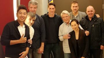 Cerezo y Gil Marín, con él en Japón.