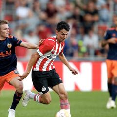 Hirving Lozano vuelve a la acción en la victoria del PSV