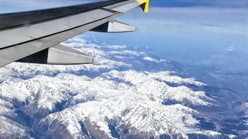 Jari, experto en aviación, sobre por qué un avión puede volar a -50º pero no despegar a menos -34º: “La velocidad es tan alta que no se acumula niebla, hielo ni nieve en las superficies”