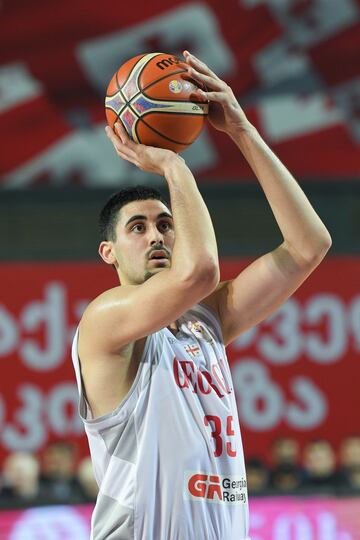 Bitadze, 19 años, Buducnost.