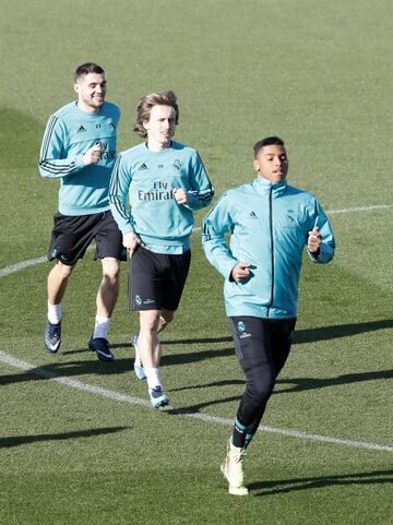 Kovacic, Modric y Moha.