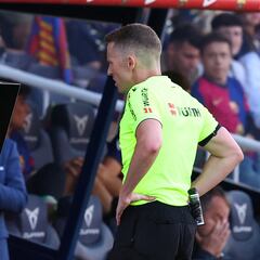 El VAR reacciona: el motivo detrás del no penalti de Tchouaméni