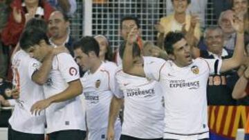 <b>CONFIRMACIÓN.</b> El Valencia confirmó las buenas sensaciones con un gran partido en Mestalla frente al Deportivo de la Coruña con goles de Mata, Joaquín y doblete de Villa.