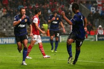 Chicharito volvió a vacunar al Braga, pero ahora a domicilio. El partido en Portugal quedó 3-1; el tapatío marcó en el tiempo de descuento. 