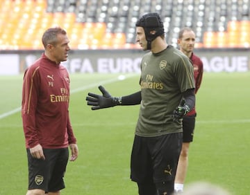 Petr Cech in yesterday's session at Stamford Bridge