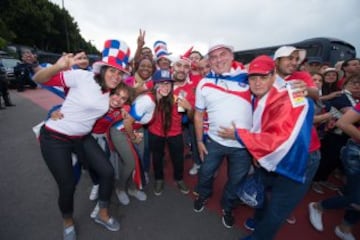 Varios aficionados de Costa Rica se dieron cita al Coloso de Santa Úrsula para presenciar el duelo eliminatorio entre el tricolor y los ticos.