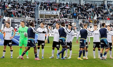 El Cádiz sale vivo de El Plantío