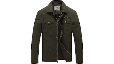 La chaqueta militar para hombre que arrasa en Amazon y que es perfecta para el entretiempo