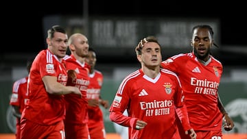 Los jugadores del Benfica celebran la victoria.