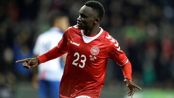 Un solitario gol de Pione Sisto bastó para doblegar a una combativa Panamá, que plantó cara hasta la expulsión de Blas Pérez pasada la hora de juego.