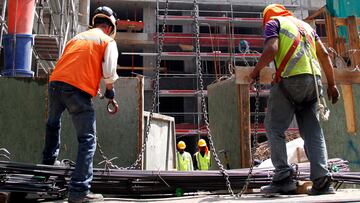 Santiago, 26 enero del 2016.
Actividad de la construccion de viviendas en Santiago aumento en un 40 por ciento.
Dragomir Yankovic/ Aton Chile.