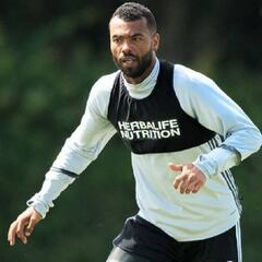 Sale a la luz un asalto a Ashley Cole en el que habría sido atado a una silla