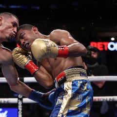 Estrada es el rey del supermosca tras derrotar a Chocolatito