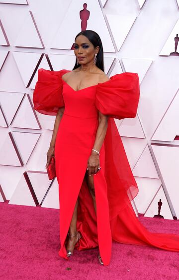 Angela Bassett.