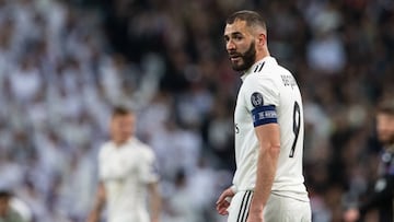 Benzema, resignado en el partido ante el Ajax.