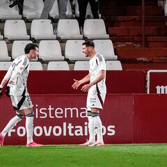 El Albacete respira y golea al Cádiz