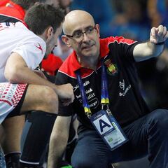 Ribera: "Debemos controlar a los centrales Duvnjak y Cindric"