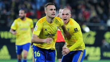Cala, del Cádiz, tras marcar su tanto.