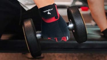 Evita los callos con estos guantes de entrenamiento para el gimnasio