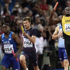 Usain Bolt se rompe en su despedida del atletismo