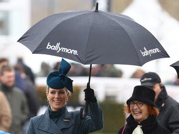 El Festival de Cheltenham es uno de los eventos hípicos más importantes del año en el Reino Unido. Las carreras transcurren en Cheltenham, en la región de Gloucestershire al sur de Inglaterra. En el transcurso de las pruebas, el festival genera varios cientos de millones de libras en apuestas cada año. En la foto, Zara Tindall. 