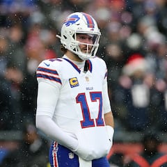 Forget Hailee’s morning sickness, Josh Allen is vomiting mid-game: what happened to Bills’ QB against Patriots?