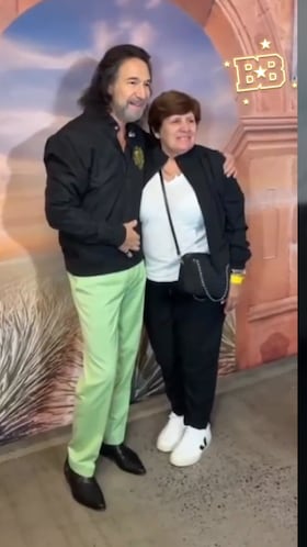 Momento inolvidable: la madre de Riquelme frente a su ídolo Marco Antonio Solís