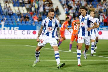 Raba festeja el gol de penalti que le hizo al Albacete. 