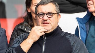 Mino Raiola, representante de futbolistas, durante un partido.