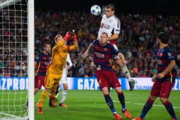 Gol 0-1 de Kyriakos Papadopoulos del Bayer Leverkusen  durante el partido frente al FC Barcelona