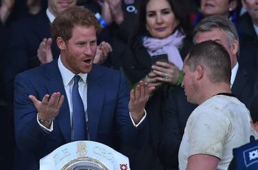 England clinch Triple Crown at Twickenham