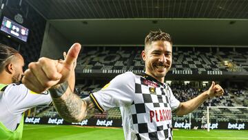 Javi García tras un partido con el Boavista.