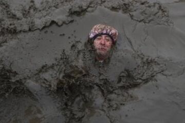 Participante de la carrera Tough Guy, que se celebra desde 1987 en Inglaterra. Es la prueba de obstáculos más dura del mundo con 15 km llenos de brasas, alambradas, barro, túneles, muros...