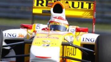 Alonso en su monoplaza