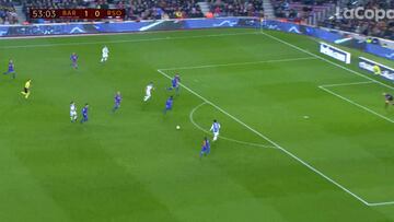 ¡Insólita doble pifia de la Real Sociedad en área chica!